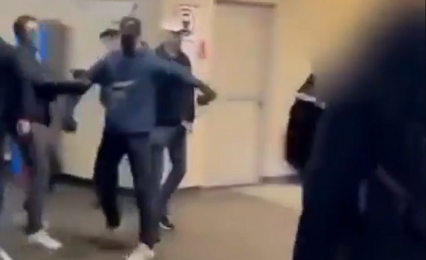 Université de Nanterre : Un groupe masqué s&rsquo;en prend violemment aux étudiants